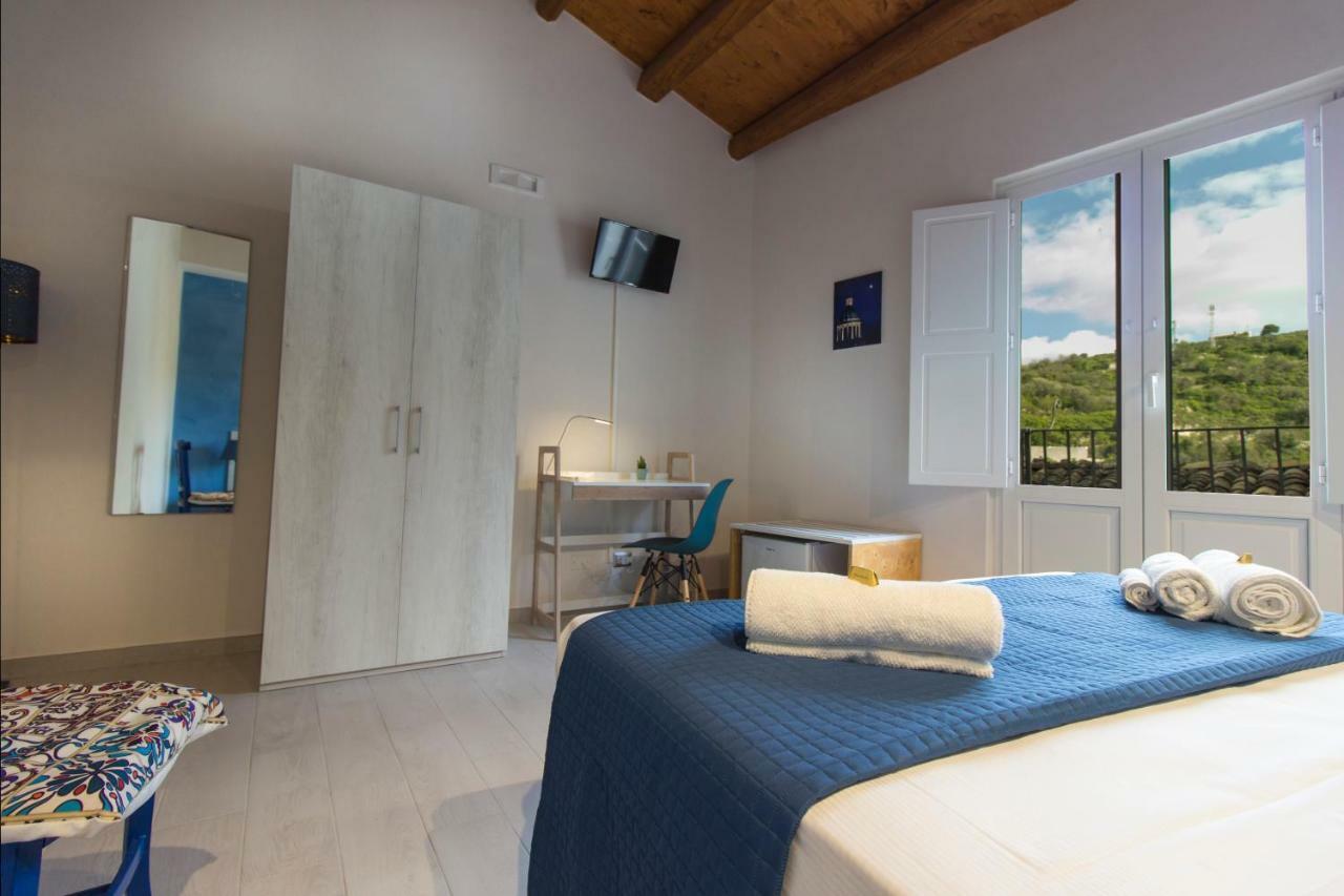 Il Sentiero Dell'Itria - Camere Con Vista Ragusa Exterior photo